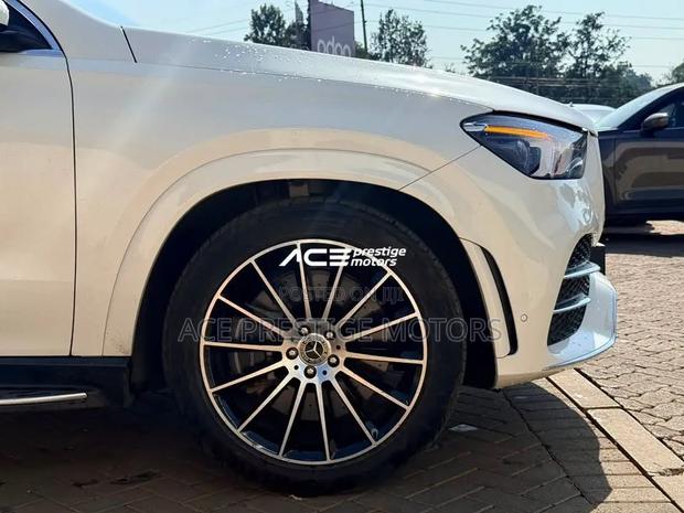 Mercedes-Benz GLE-Class 2021 White