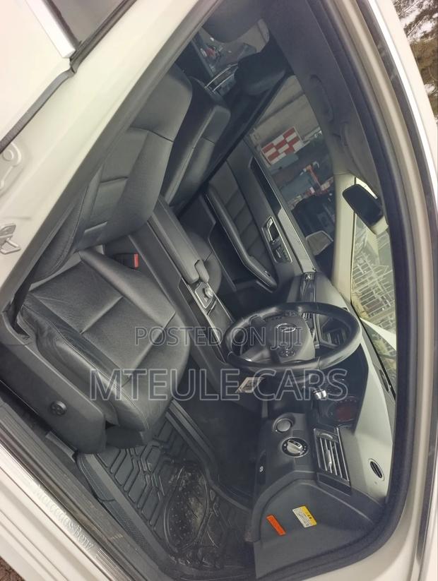 Mercedes-Benz E350 2009 White