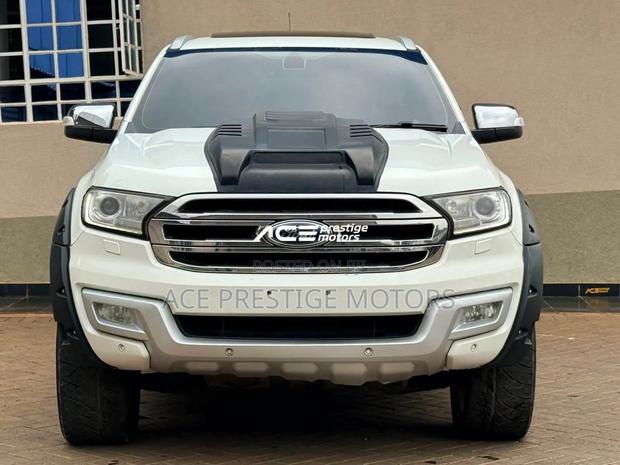 Ford Everest 2016 White