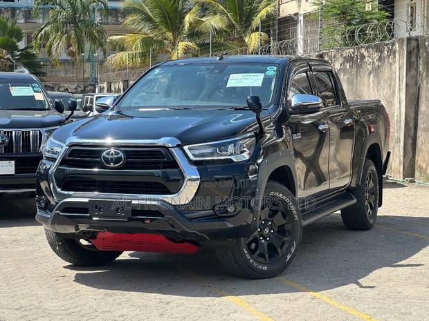 Toyota Hilux 2.4 Diesel 2020 Black
