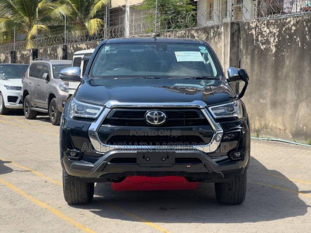 Toyota Hilux 2.4 Diesel 2020 Black
