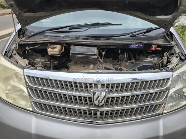 Toyota Alphard 2005 Silver