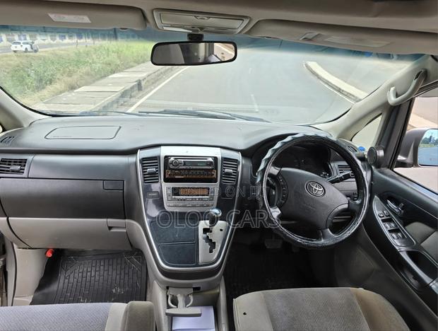 Toyota Alphard 2005 Silver