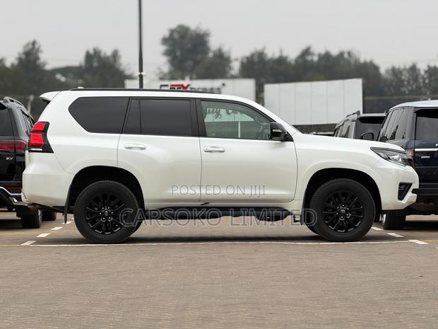 Toyota Land Cruiser Prado 2.8 2021 White
