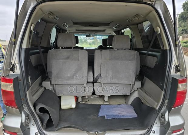 Toyota Alphard 2005 Silver