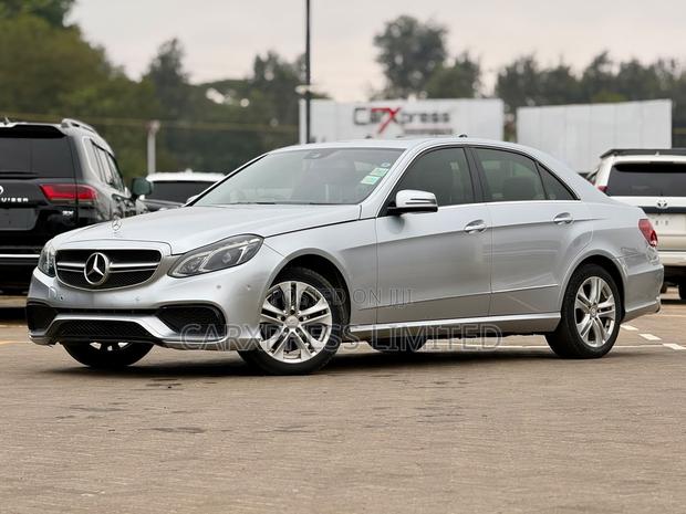 Mercedes-Benz E350 Base 4dr Sedan RWD (3.5L 6cyl 7A) 2010 Silver