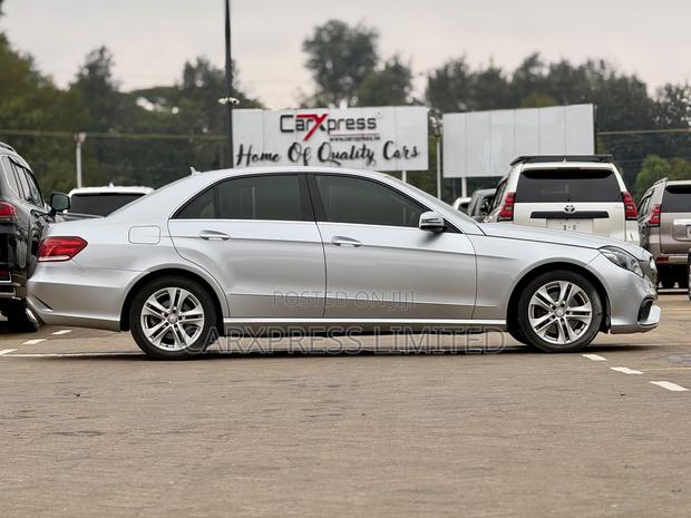 Mercedes-Benz E350 Base 4dr Sedan RWD (3.5L 6cyl 7A) 2010 Silver