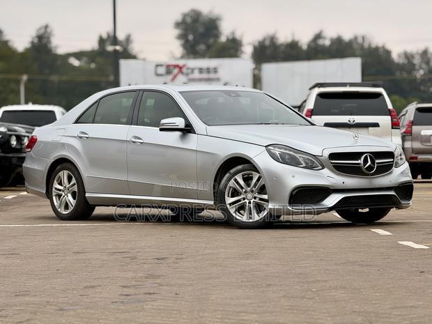 Mercedes-Benz E350 Base 4dr Sedan RWD (3.5L 6cyl 7A) 2010 Silver