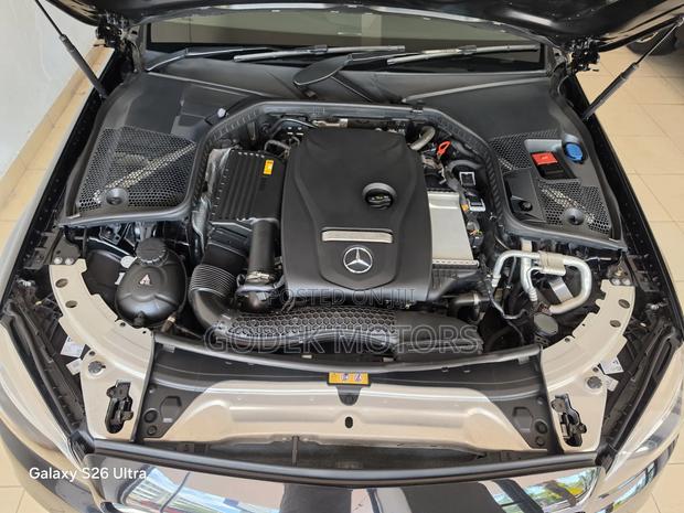 Mercedes-Benz C180 2019 Black