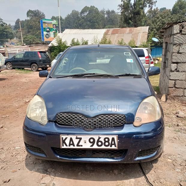 Toyota Vitz 2000 Black