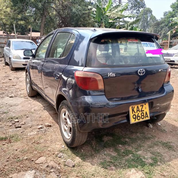 Toyota Vitz 2000 Black