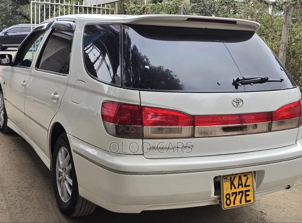 Toyota Vista 2000 White
