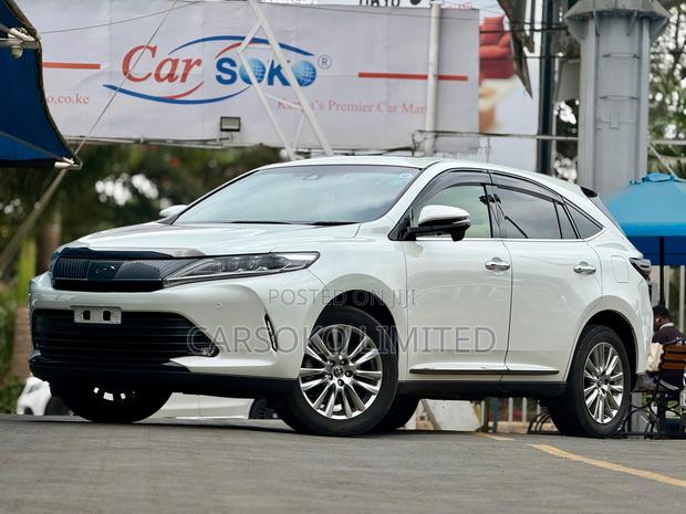 Toyota Harrier 2.0 2019 White