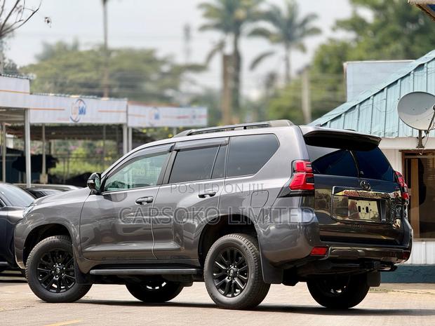Toyota Land Cruiser Prado 2.8 2021 Gray
