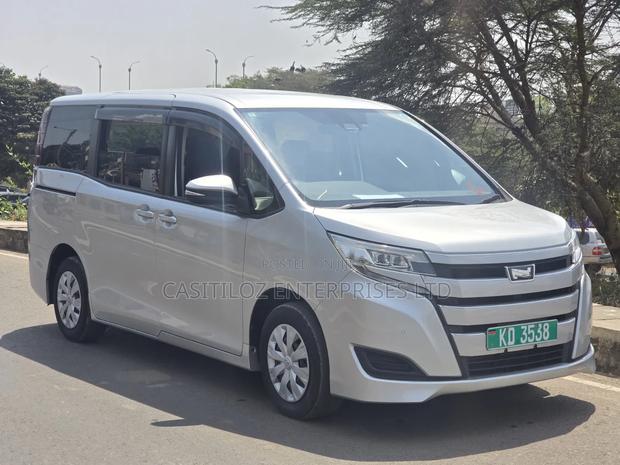 Toyota Noah 2020 Silver