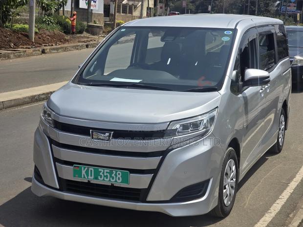 Toyota Noah 2020 Silver