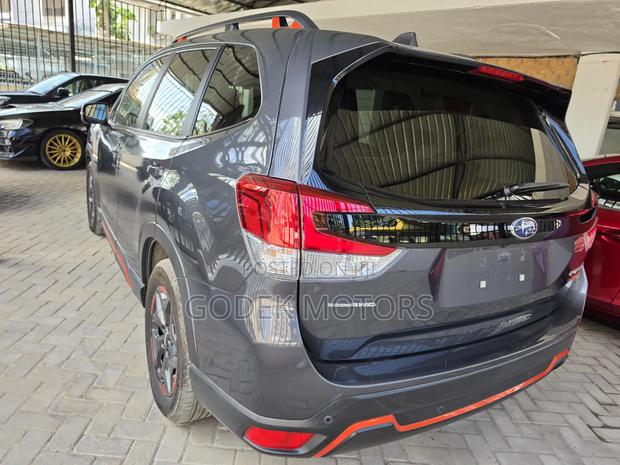 Subaru Forester 2019 Gray