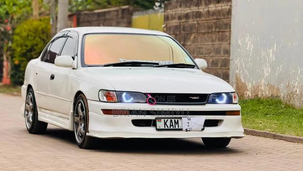 Toyota Corolla 1994 White