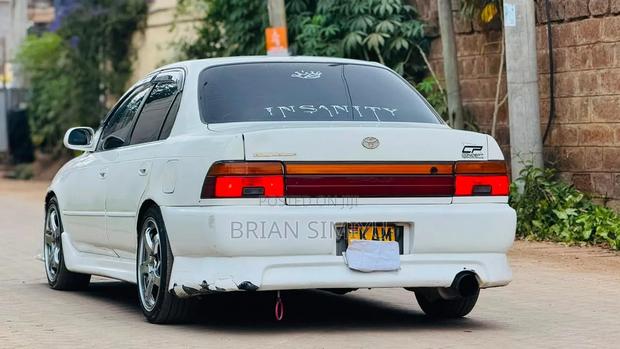 Toyota Corolla 1994 White