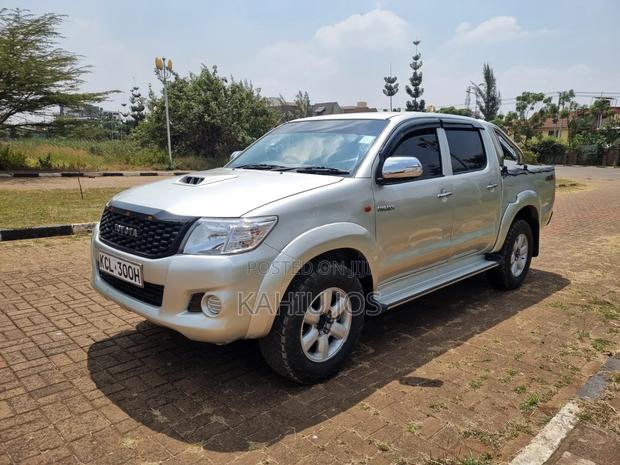 Toyota Hilux 2011 Gray