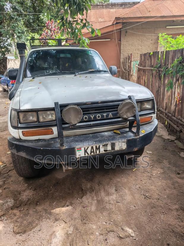 Toyota Land Cruiser 1992 White