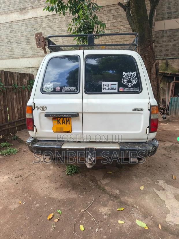 Toyota Land Cruiser 1992 White
