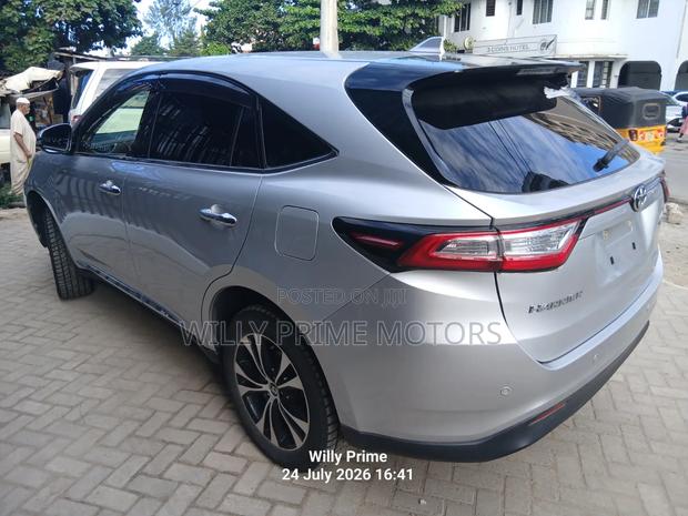 Toyota Harrier 2019 Silver