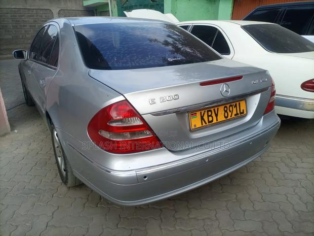 Mercedes-Benz E200 2006 Silver