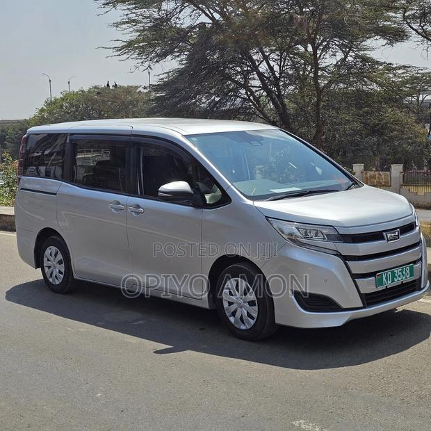 Toyota Noah 2020 Silver
