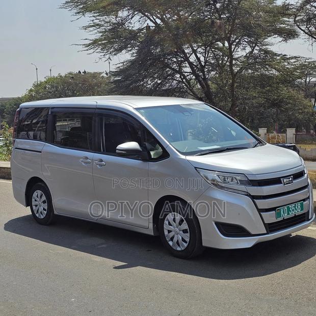 Toyota Noah 2020 Silver