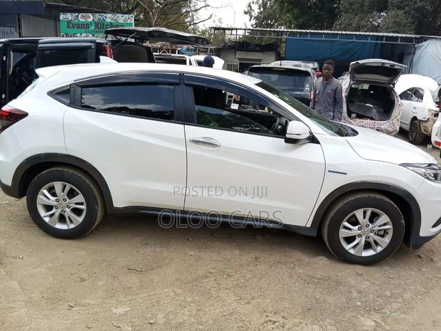 Honda Vezel 2019 White