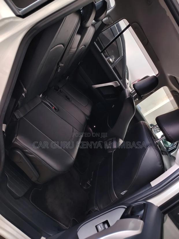 Toyota Land Cruiser Prado 2018 White