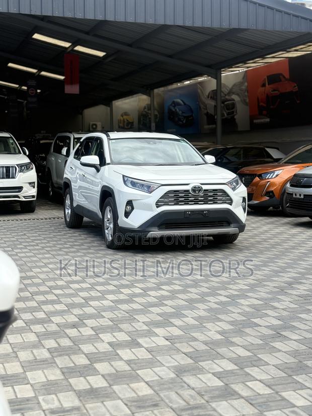 Toyota RAV4 2019 White