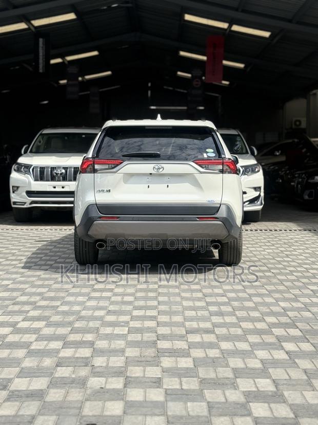 Toyota RAV4 2019 White