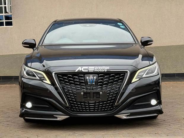 Toyota Crown 2018 Black