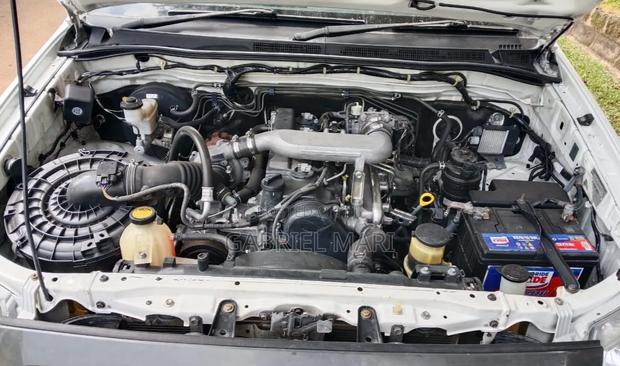 Toyota Hilux 2011 White