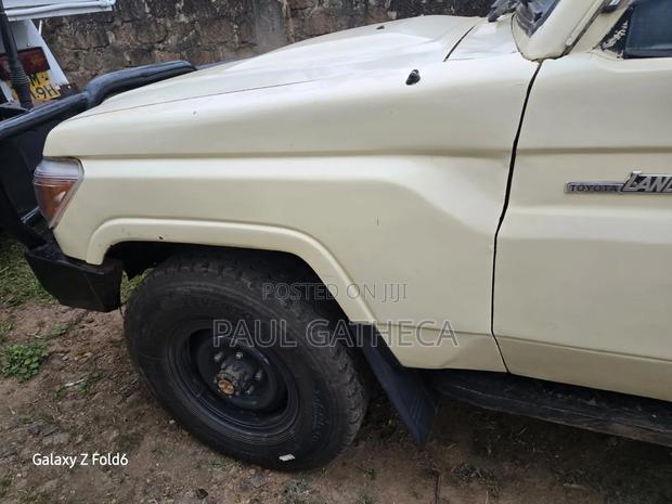 Toyota Land Cruiser 2011 Beige