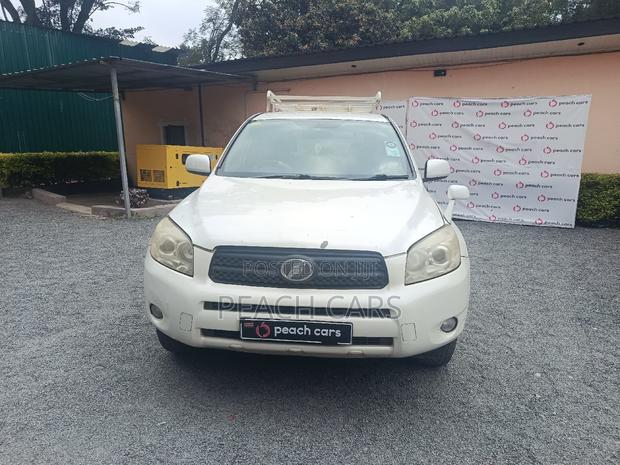 Toyota RAV4 2007 White