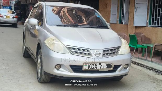 Nissan Tiida 2012 Silver