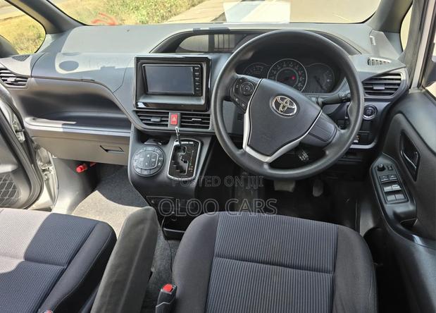 Toyota Noah 2020 Silver