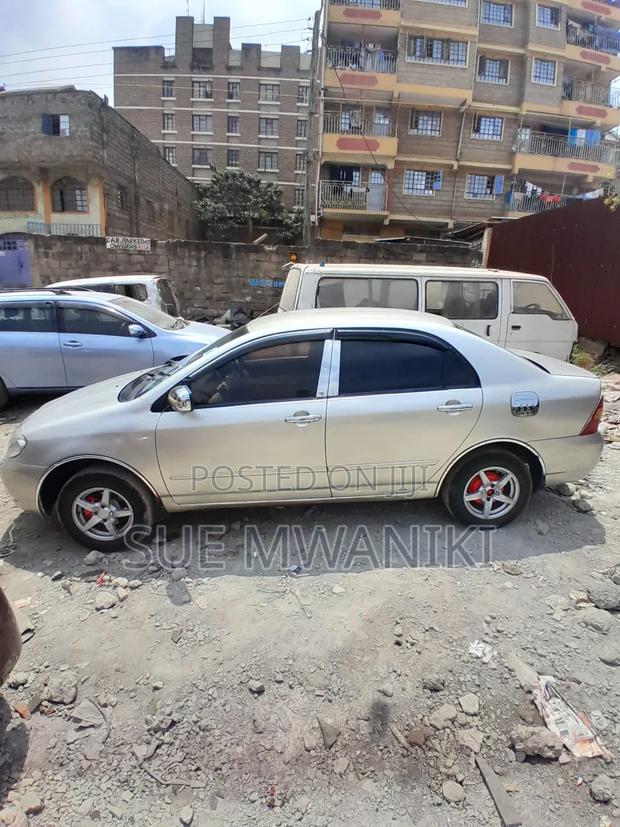 Toyota Corolla 2002 Gold