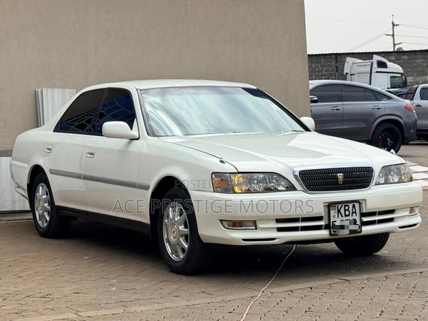 Toyota Cresta 2000 White