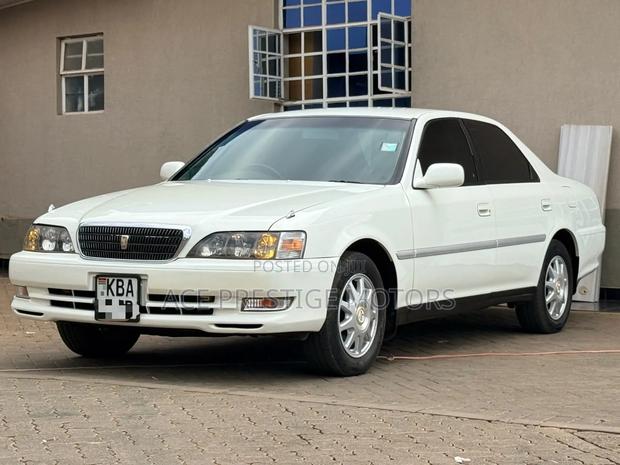 Toyota Cresta 2000 White