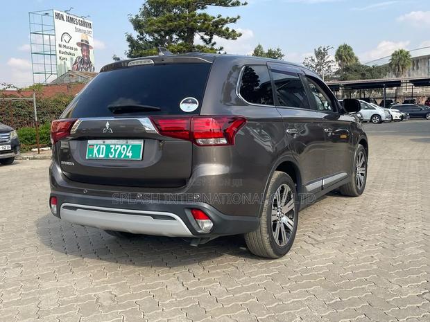 Mitsubishi Outlander 2019 Brown
