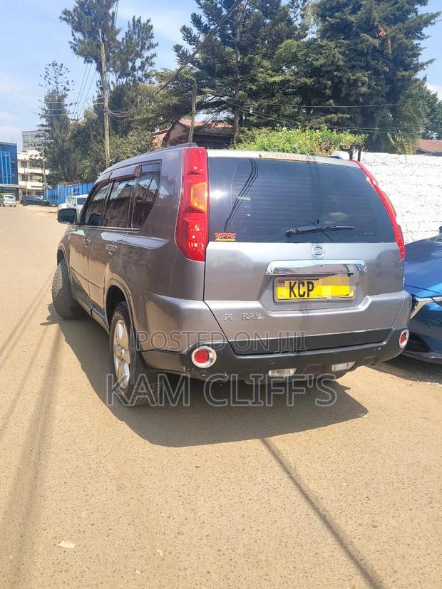 Nissan X-Trail 2010 Silver