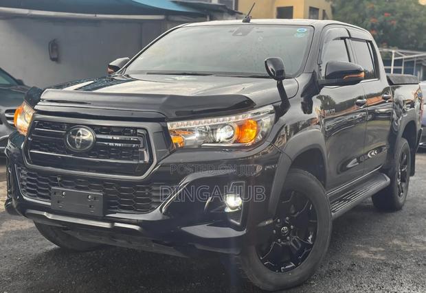 Toyota Hilux 2019 Matt Black