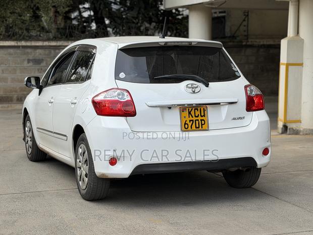 Toyota Auris 2012 White