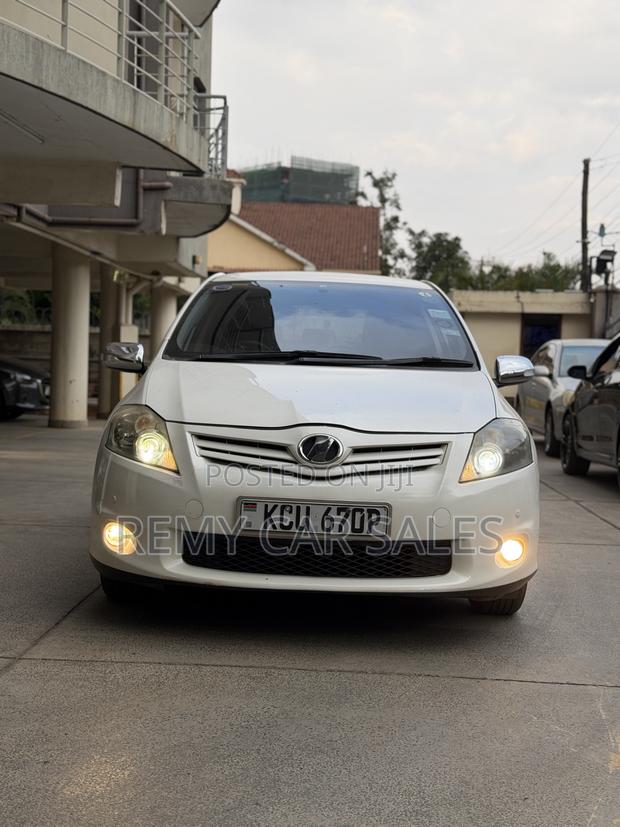 Toyota Auris 2012 White