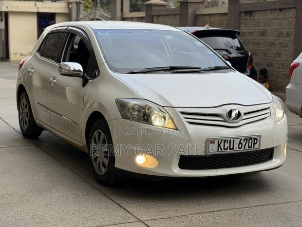 Toyota Auris 2012 White