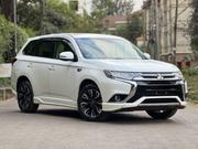 Mitsubishi Outlander 2.0 PHEV AWD 2017 White for sale